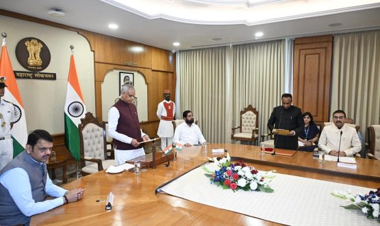 Vivek Bhimanwar sworn in as Chairman of MPSC; Governor administers oath at Lok Bhavan