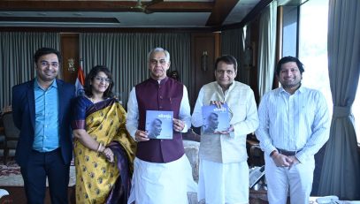 18.02.2026: The Governor of Maharashtra and Gujarat Acharya Devvrat released ‘Dhyey Dhund’, a biography of former Union Minister Suresh Prabhu at Lok Bhavan, Mumbai. Family members Uma Prabhu and Ameya Prabhu, Dr Ameya Desai and author Nakul Parsekar were present.