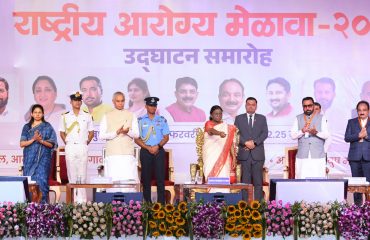 25.02.2026: राष्ट्रपती द्रौपदी मुर्मू यांच्या हस्ते आज शेगाव जिल्हा बुलढाणा येथे राष्ट्रीय आरोग्य मेळाव्याचे उदघाटन झाले. मेळाव्याचे आयोजन भारत सरकारचे आयुष मंत्रालय व अखिल भारतीय आयुर्वेद महासंमेलन यांनी संयुक्तरित्या केले होते. यावेळी आयुर्वेद प्रचार प्रसारासाठी योगदान देणाऱ्या व्यक्तींचा सत्कार करण्यात आला. कार्यक्रमाला राज्यपाल आचार्य देवव्रत, केंद्रीय आयुष राज्यमंत्री (स्वतंत्र कार्यभार) प्रतापराव जाधव, केंद्रीय क्रीडा व युवा कार्यक्रम राज्यमंत्री रक्षा खडसे, बुलढाण्याचे पालक मंत्री मकरंद जाधव (पाटील), राज्याचे कामगार मंत्री आकाश फुंडकर, आ. डॉ संजय कुटे, आयुष मंत्रालयाचे सचिव वैद्य राजेश कोटेचा, अखिल भारतीय आयुर्वेदिक काँग्रेसचे अध्यक्ष वैद्य देवेंद्र त्रिगुणा, प्रो. राकेश शर्मा आदी उपस्थित होते.