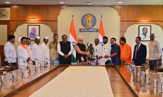 13.03.2026:  An all-party delegation of tribal MLAs from the State called on the newly appointed Governor of Maharashtra, Jishnu Dev Varma, at Lok Bhavan in Mumbai on and discussed pending issues concerning the Scheduled Tribes in the State. The delegation was led by the Minister of Food and Drugs Administration Narahari Zirwal and former Minister Dharmarao Baba Atram. Members of the Legislature Bhimrao Keram, Harishchandra Bhoye, Manjula Gavit, Hiraman Khoskar, Kiran Lahamate, Amsha Padvi, Raju Todsam, Shirish Kumar Naik and Vilas Tare were present on the occasion.
