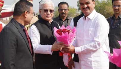 Governor arrives at Mahatma Phule Krishi Vidyapeeth, Rahuri for Convocation