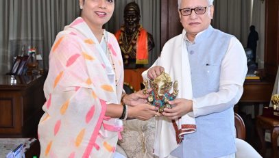 Mayor Ritu Tawde Calls on Governor
