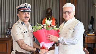 Commissioner of Police, Greater Mumbai Deven Bharti meets Governor