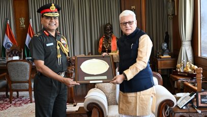 General Officer Commanding of Maharashtra, Gujarat, and Goa Area meets Governor