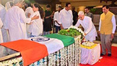 Governor pays tribute to Asha Bhosle