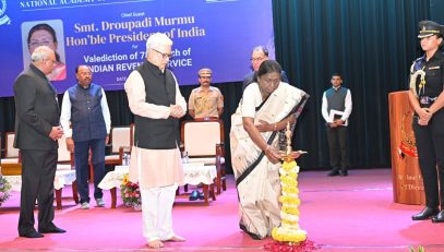 15.04.2026: राष्ट्रपती द्रौपदी मुर्मू यांनी राष्ट्रीय प्रत्यक्ष कर अकादमीच्या (एनएडीटीची) ७८ व्या तुकडीला   नागपूर येथे संबोधित केले. या सोहळ्याला राज्यापाल जिष्णू देव वर्मा, पालकमंत्री चंद्रशेखर बावनकुळे, केंद्रीय प्रत्यक्ष कर मंडळाचे अध्यक्ष रवी अग्रवाल, महासंचालक सीबीचेन के मॅथ्यु , प्रशासकीय सदस्य पंकजकुमार मिश्रा व मान्यवर उपस्थित होते.