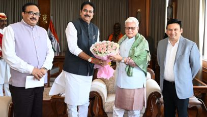 23.04.2026: राज्याचे माजी संसदीय कामकाज आणि सहकार मंत्री हर्षवर्धन पाटील यांनी राज्यपाल जिष्णु देव वर्मा यांची लोकभवन, मुंबई येथे सदिच्छा भेट घेतली.