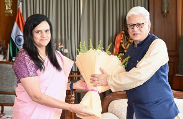 24.04.2026 : Commissioner of Brihanmumbai Municipal Corporation Ashwini Bhide met Governor