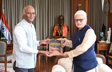 Chief Electoral Officer of Maharashtra State S. Chockalingam meets Governor