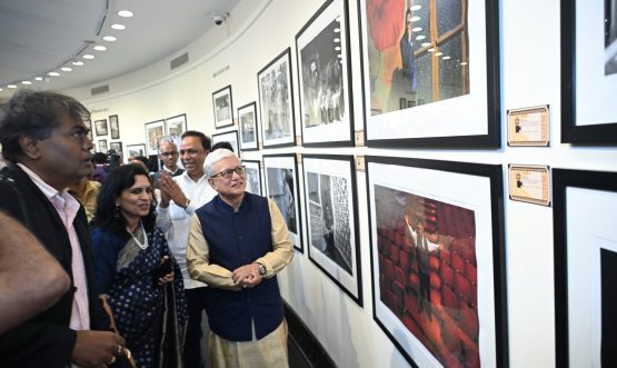 30.04.2026 : राज्यपालांच्या हस्ते चित्रपटसृष्टीतील ज्येष्ठ कलाकारांच्या छायाचित्र प्रदर्शनाचे उदघाटन