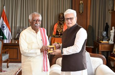 04.05.2026 : हरियाणाचे माजी राज्यपाल बंडारू दत्तात्रेय यांनी घेतली राज्यपालांची भेट