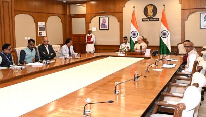 06.05.2026 : कबचौउम व स्वारातीम विद्यापीठांच्या कुलगुरुंनी राज्यापालांसमोर केले विद्यापीठाचे विस्तृत सादरीकरण
