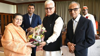 आदित्य बिर्ला समूहाच्या मानद संचालिका पद्मभूषण राजश्री बिर्ला यांनी राज्यपाल जिष्णु देव वर्मा यांची महाराष्ट्र लोकभवन मुंबई येथे सदिच्छा भेट घेतली. यावेळी बिर्ला समूहातील यावेळी बिर्ला विश्वस्त न्यासाचे समूह सल्लागार आस्करन अगरवाला हे देखील उपस्थित होते. यावेळी राजश्री बिर्ला यांनी राज्यपालांना बिर्ला समूहाच्या सामाजिक उपक्रमांची माहिती दिली.