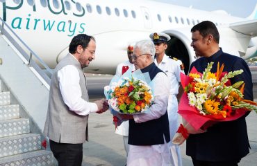20.05.2026:  सायप्रस प्रजासत्ताकाचे राष्ट्राध्यक्ष निकोस क्रिस्टोडोलिडेस यांचे आज मुंबईच्या छत्रपती शिवाजी महाराज आंतरराष्ट्रीय विमानतळावर आगमन झाले. राज्यपाल जिष्णु देव वर्मा, मुख्यमंत्री देवेंद्र फडणवीस व राजशिष्टाचार मंत्री जयकुमार रावल यांनी त्यांचे स्वागत केले.