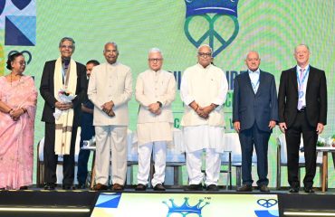 Former President Ram Nath Kovind, Governor inaugurate Peace Conclave in Mumbai