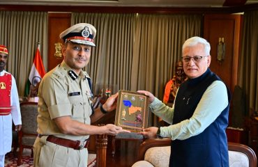 25.05.2026:   Inspector General of Police, Central Reserve Police Force (Western Sector) Virendra Agrawal called on Maharashtra Governor Jishnu Dev Varma at Lok Bhavan, Mumbai.  This was a courtesy call.