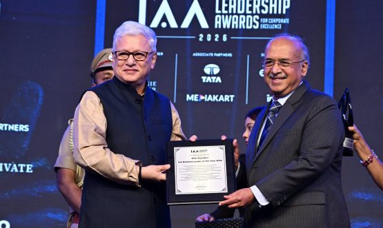 07.08.2026: महाराष्ट्राचे राज्यपाल जिष्णु देव वर्मा यांच्या हस्ते आज सन फार्मास्युटिकल्सचे संस्थापक व व्यवस्थापकीय संचालक दिलीप संघवी यांना कॉर्पोरेट उत्कृष्टतेसाठीचा ‘आयएए बिझनेस लीडर ऑफ द इयर’ पुरस्कार प्रदान करण्यात आला. इंटरनॅशनल अॅडव्हर्टायझिंग असोसिएशन (आयएए) इंडिया चॅप्टरतर्फे आयोजित १३ व्या आयएए लीडरशिप अवॉर्ड्स सोहळ्यात राज्यपालांनी संघवी यांना सन्मानित केले. 
यावेळी इंटरनॅशनल अॅडव्हर्टायझिंग असोसिएशन (आयएए) इंडिया चॅप्टरचे अध्यक्ष अभिषेक कर्नानी, पुरस्कार निवड मंडळाच्या अध्यक्षा तसेच कोलगेट-पामोलिव्ह इंडिया लिमिटेडच्या व्यवस्थापकीय संचालिका व मुख्य कार्यकारी अधिकारी प्रभा नरसिंहन, आयएए लीडरशिप अवॉर्ड्सच्या अध्यक्षा नंदिनी डायस, विविध उद्योग क्षेत्रांतील मान्यवर तसेच २०२६ सालच्या आयएए बिझनेस लीडर पुरस्कारांचे मानकरी उपस्थित होते.