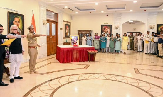 Maha Governor administers Sadbhavana Day Pledge to staff, officers