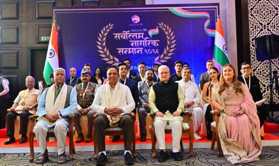 23.08.2026: राज्यपाल जिष्णु देव वर्मा यांनी विज्ञान, संशोधन, संरक्षण, शिक्षण, आरोग्य, संगीत, कला-संस्कृती, चित्रपट, सामाजिक कार्य आणि अध्यात्म अशा विविध क्षेत्रांत उल्लेखनीय कार्य करणाऱ्या १८ व्यक्तींना ‘सर्वोत्तम नागरिक सन्मान-२०२६’ प्रदान केला. मेघाश्रेय फाउंडेशन या संस्थेतर्फे मुंबई येथे या सन्मान सोहळ्याचे आयोजन करण्यात आले होते.  यावेळी माहिती तंत्रज्ञान आणि सांस्कृतिक कार्य मंत्री ॲड. आशिष शेलार, रा.स्व. संघाचे अखिल भारतीय संघटन प्रभारी रामलालजी,   मेघाश्रेय फाउंडेशनच्या अध्यक्ष सीमा सिंह   यांच्यासह विविध क्षेत्रांतील मान्यवर उपस्थित होते.  यावेळी राज्यपालांच्या हस्ते पार्श्वगायक हरीहरन, आयसीटीचा माजी प्रमुख प्रा. ज्येष्ठराज जोशी,   परमवीर चक्र विजेते मानद कॅप्टन योगेंद्र सिंह यादव, अध्यात्मिक वक्त्या जया किशोरी, खासदार व भोजपुरी तसेच हिंदी कलाकार रवी किशन,  ॲसिड हल्ल्यातील पीडितांच्या हक्कांसाठी सामाजिक लढा देणाऱ्या लक्ष्मी अग्रवाल, शेफ संजीव कपूर,  अभिनेते अशोक सराफ, अभिनेते दिग्दर्शक सुभाष  घई, डॉ. देवांश धनगर – (संगणकशास्त्र आणि तंत्रज्ञान क्षेत्रातील उल्लेखनीय कार्य), सलीम मर्चंट (संगीत), सुजय जयराज ००(शालेय शिक्षण), जलील डी. पारकर, केदार जोशी,  अभिमन्यू सिंह (अभिनय), अहमद खान (नृत्यदिग्दर्शन),  भूमी पेडणेकर,  अभिषेक सिंह आदींना सन्मानित करण्यात आले.