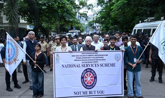 11.09.2026: As the part of the TB Mukt Mumbai Campaign initiated by the Governor of Maharashtra Jishnu Dev Varma, a community awareness walk of students of the Anna Leela College of Commerce was organised at Bunts Sangha Sabhagriha, Mumbai. The Governor led the rally from the front and administered the TB Free pledge to the students.The Governor also launches TB mukt Bharat Portal on this occasion. Secretary to the Governor Dr. Prashant Narnaware, Vice Chancellor of University of Mumbai Prof. Ravindra Kulkarni, Pro Vice Chancellor of University of Mumbai Principal Ajay Bhamre, Vice President of Bunts Sangha Higher Education Institutions CA Vishwanath Shetty, In-Charge Principal of Anna Leela College of Commerce Dr. Hiren Dand and students were took part in this drive