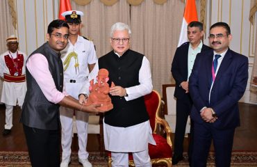 13.09.2026: Maharashtra Governor Jishnu Dev Varma distributed eco‑friendly Ganesh murtis to distinguished invitees from diverse fields and social and non governmental organisations on the eve of Ganesh Chaturthi at Maharashtra Lok Bhavan, Mumbai.
Member Secretary of MPCB Rahul Rekhawar, former Vice Chancellor of SNDT University Dr. Ujwala Chakradeo, Actress  Rasha Tandon, Heena Khan,  Ashutosh Patki, Akshay V. Kauthale of Vriksha Gajanan, Dr Sanket Kharpude, trustees of Meghashrey Foundation, Prayas Foundation and representatives of Ganesh Mandals were present.