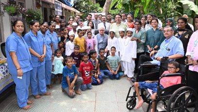 21.09.2026: Governor Jishnu Dev Varma today visited various non governmental organisations working under the aegis of King George V Memorial Trust at the Trust premises at Mahalaxmi Mumbai. The Governor interacted with children, infirm, mentally challenged persons and senior citizens undergoing treatment, training and rehabilitation. The visit was organised as part of the nationwide Seva Sankalp Abhiyan.  The Governor first visited the Sukoon Nilaya Palliative Care Centres for children and elders. The Centre provides care to terminally ill non cancer patients. The Governor also visited the Vatsalya Foundation which takes care of the street children. The Governor later visited the Bal Asha Dham which provides residential care and adoption services for orphan and abandoned children. The Governor then visited Om Creations and interacted with mentally challenged and multiple disabled persons. Chairman of the Trust Dr Eric Borges apprised the Governor of the activities of the Trust and its expansion plans. Additional Municipal Commissioner of the Brihanmumbai Municipal Corporation (BMC) Prajakta Lavangare Verma, Trustees Chetan Raikar, Bhavana Roy and Anil Kamat, Vatsalya Foundation Executive Director Swati Mukherjee, Bal Asha Dham Executive Director Sunil Arora, and Om Creations Trust Founder Dr. Radhike Khanna were present.