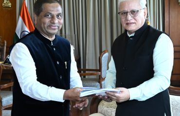 24.09.2026 : डी. वाय. पाटील एज्युकेशन सोसायटी अभिमत विद्यापीठाच्या कुलपतींनी घेतली राज्यपालांची भेट