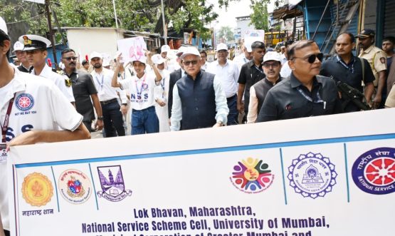 30.09.2026:  Tuberculosis (TB) is not merely a disease but also a social challenge. Every section of society, particularly the youth, should come forward and become ambassadors of TB awareness to make Mumbai TB-free, said the Governor of Maharashtra Jishnu Dev Varma. The Governor participated in the ‘TB-Mukt Mumbai Awareness Walk’ organised jointly by the National Service Scheme (NSS) of the University of Mumbai, Municipal Corporation of Greater Mumbai and the Bhavan’s College at Bhavan’s College, Andheri Mumbai. Secretary to the Governor Dr Prashant Narnaware, Vice Chancellor of the University of Mumbai Prof. (Dr.) Ravindra Kulkarni, Pro Vice Chancellor Dr Ajay Bhamare, Chairman of the Governing Council of Bhavan’s College Adv. Asif Mulla, Principal of the College Prof. (Dr.) Savita Pawar, actor Aparshakti Khurana, founder of Meghashrey Foundation Seema Singh, faculty members, NSS volunteers and students were present.