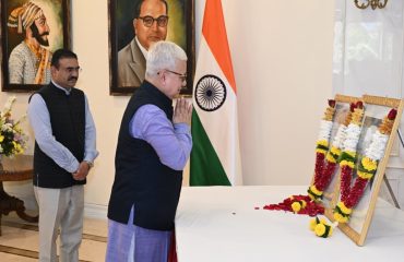 02.10.2026 : राज्यपालांचे महात्मा गांधी व लालबहादूर शास्त्री यांना अभिवादन