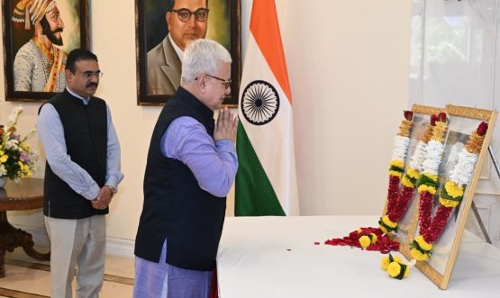 02.10.2026 : Governor pays tributes to Mahatma Gandhi, Lal Bahadur Shastri on their birth anniversaries