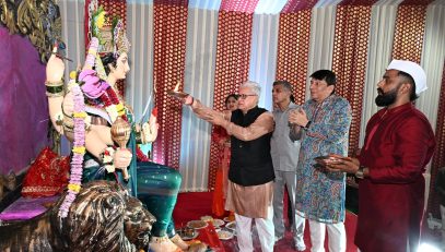 Governor visits Lok Bhavan Navratrotsav