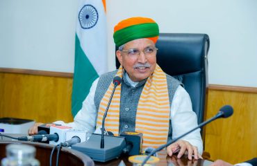 माननीय विधि एवं न्याय मंत्री का मानवाधिकार, भारतीय परम्परा की निरंतरता पर अधिकारियों के साथ संवाद एवं निबंध लेखन विजेताओं का सम्मान