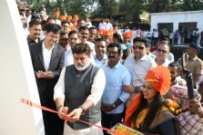 मा. ना. श्री. उदय सामंत, मंत्री उद्योग तथा पालक मंत्री रत्नागिरी जिल्हा यांच्या हस्ते हाउस बोटचे अनावरण;?>