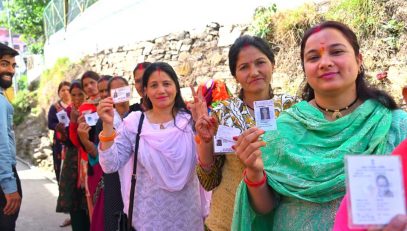 Line of women during voting in Loksabha 2024