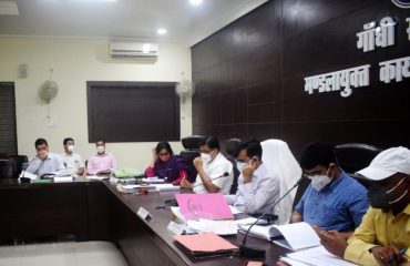 Divisional review meeting of non-tax revenue collection and development projects on priority