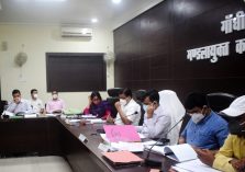 Divisional review meeting of non-tax revenue collection and development projects on priority;?>