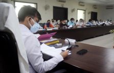 Divisional review meeting of non-tax revenue collection and development projects on priority;?>