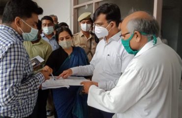 निर्माणाधीन मेडिकल कालेज, अल्लीपुर, राजकीय ज़िला महिला अस्पताल व राजकीय जिला पुरूष अस्पताल का निरीक्षण