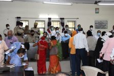 Divisional Commissioner Shri Sanjay Goyal during Sampoorna Samadhan Diwas in Tehsil Karchana;?>