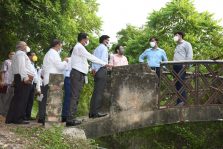 Divisional Commissioner inspected the tourist spot Triveni Pushp at Arail;?>