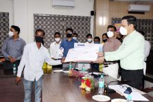 Distribution of Certificates to PM Svanidhi Yojna Beneficieries;?>