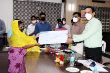 Distribution of Certificates to PM Svanidhi Yojna Beneficieries;?>