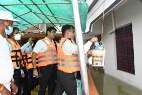 Divisional Commissioner provided relief material to the people trapped in flood-affected areas