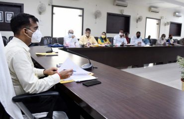 मंडलायुक्त की अध्यक्षता में मंडलीय सड़क सुरक्षा समिति की बैठक
