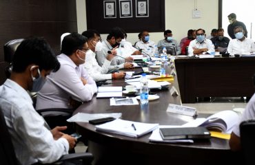 Divisional Commissioner reviewed Progress of Non-tax, Revenue Collection and of Development Works on Priority
