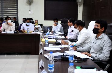 Divisional Commissioner reviewed Progress of Non-tax, Revenue Collection and of Development Works on Priority
