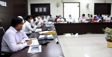 Divisional Commissioner reviewed Progress of Non-tax, Revenue Collection and of Development Works on Priority;?>
