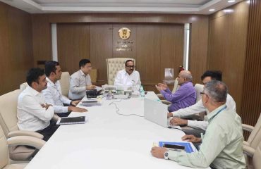 ओबीसी महामंडळाची आढावा बैठक