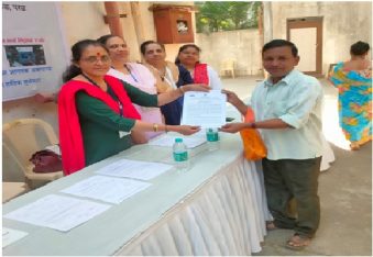 Distribution of Testimonials on Occassion of Grahak Din