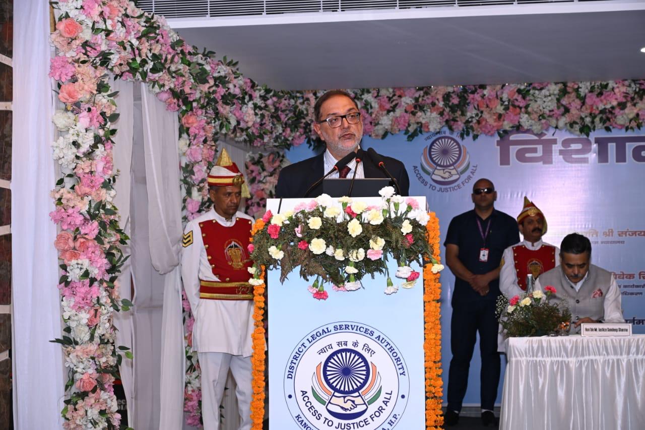 Hon'ble Mr. Justice Gurmeet Singh Sandhawalia, Hon'ble Chief Justice, High Court of Himachal Pradesh, and Patron-in-Chief, HPSLSA addressing the gathering during the Mega Legal Literacy Camp